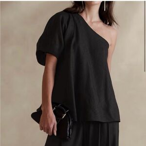 White Banana Republic Linen Top, (photo in black shows how it looks on the body)